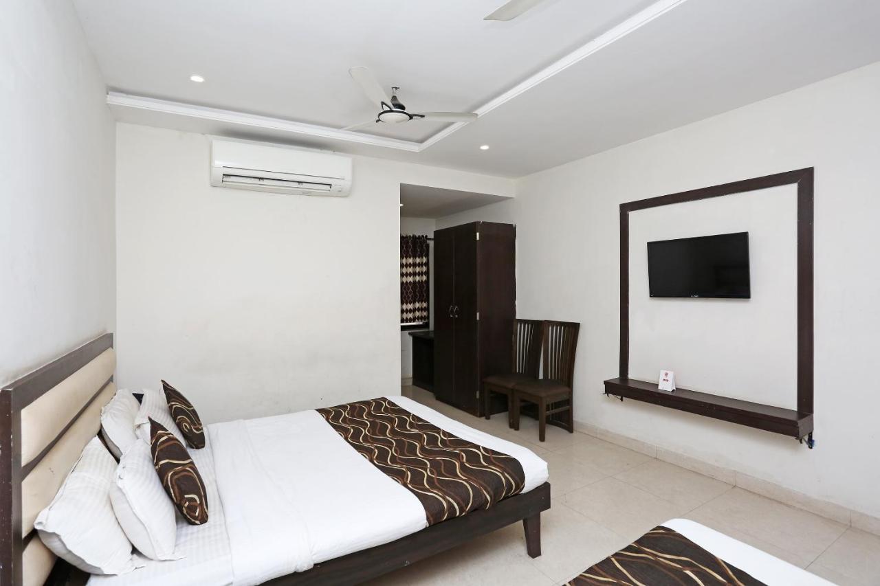 Oyo 6359 Hotel Mezbaan Regency Rāipur Camera foto